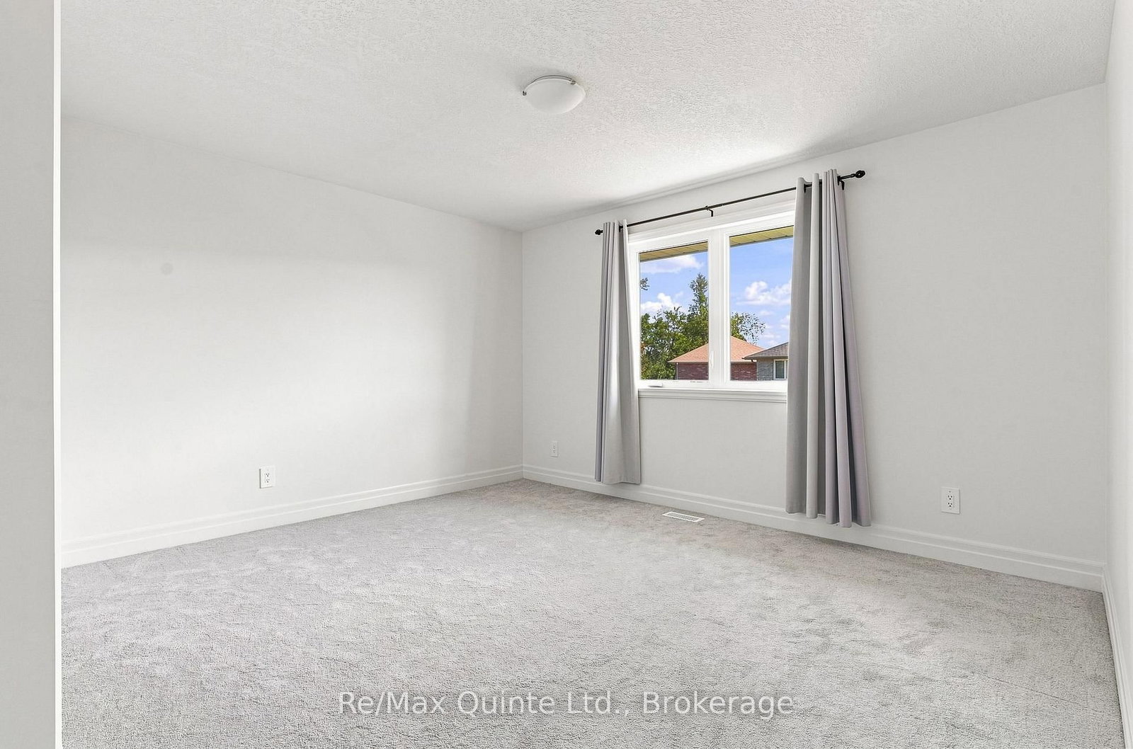 54 Lanark Drive • Belleville, ON photo 22