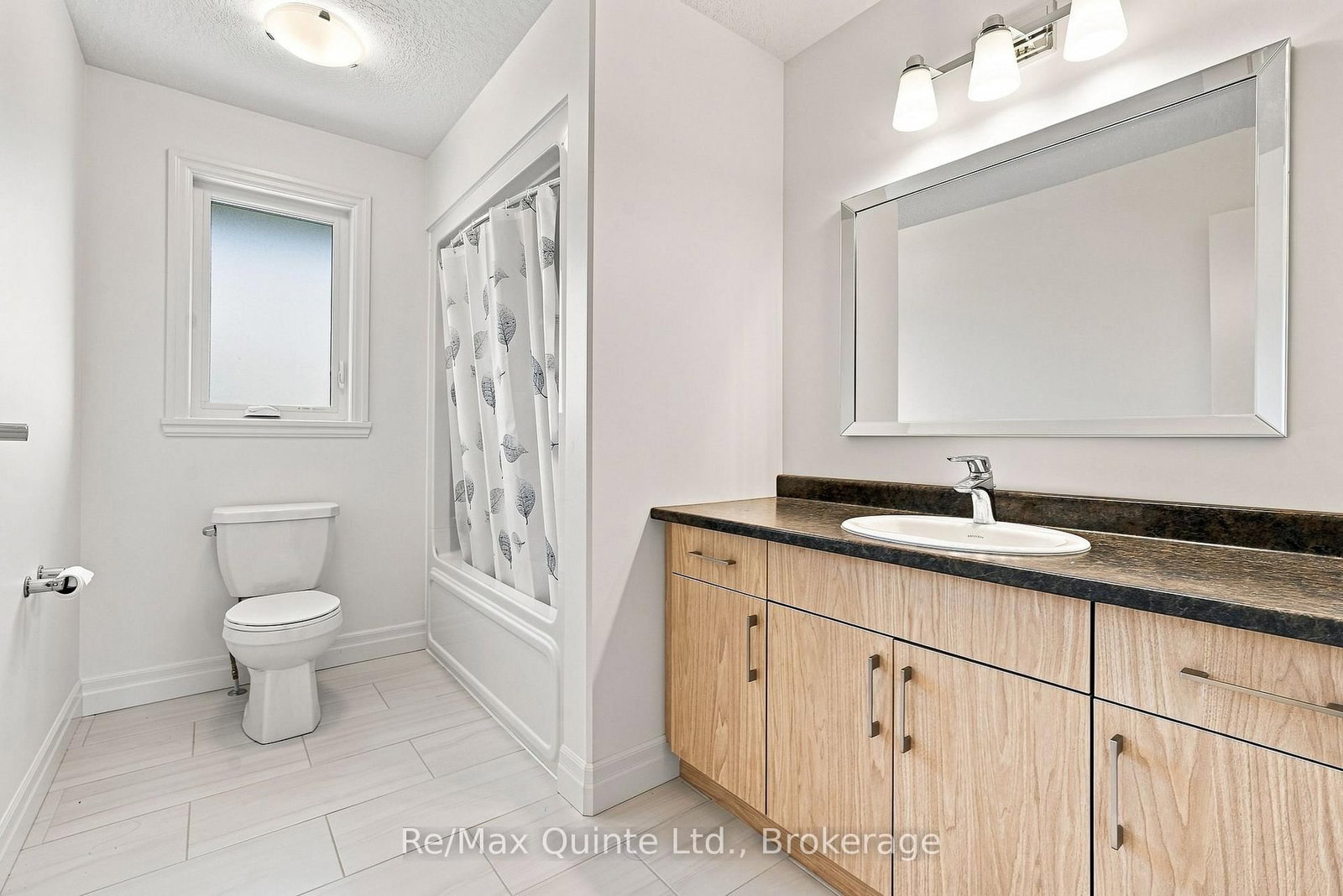 54 Lanark Drive • Belleville, ON photo 24