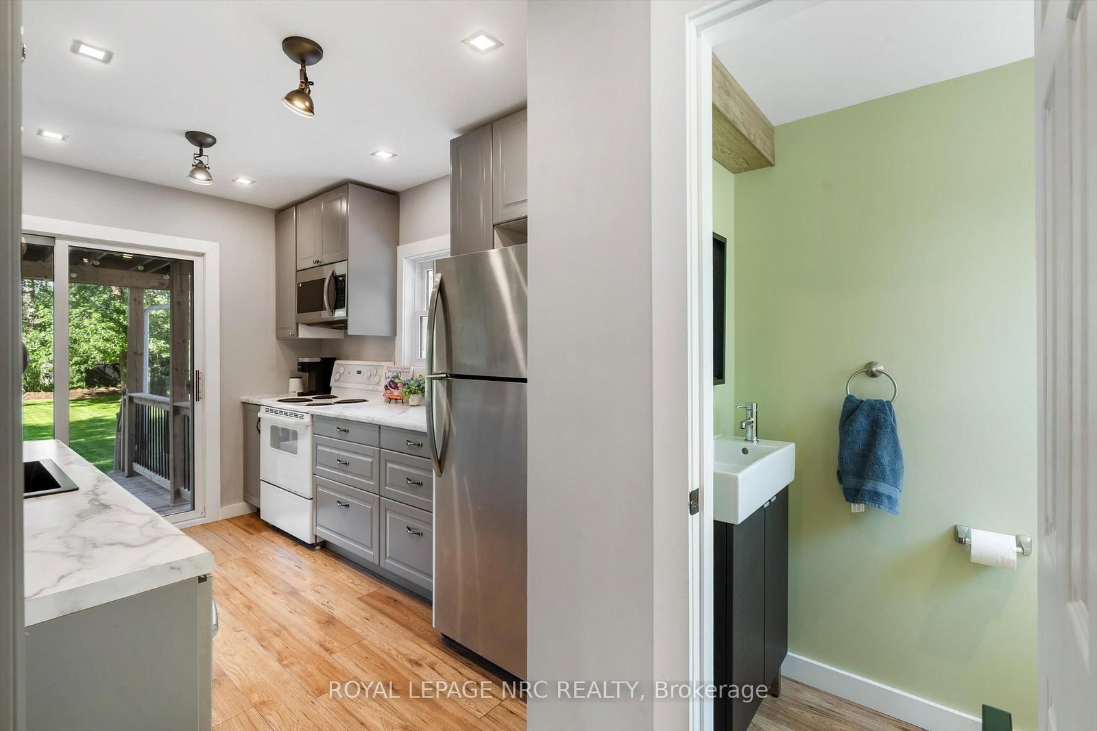 7 Vivian Avenue • St. Catharines, ON photo 11