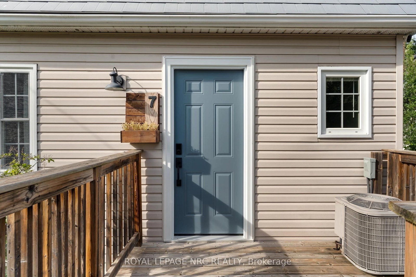 7 Vivian Avenue • St. Catharines, ON photo 4