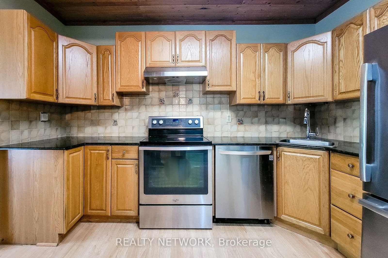 12 Leinster Avenue S • Hamilton, ON photo 13