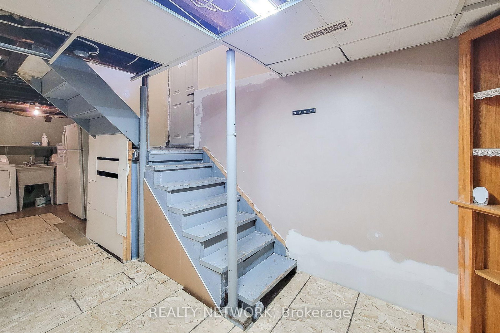 12 Leinster Avenue S • Hamilton, ON photo 29