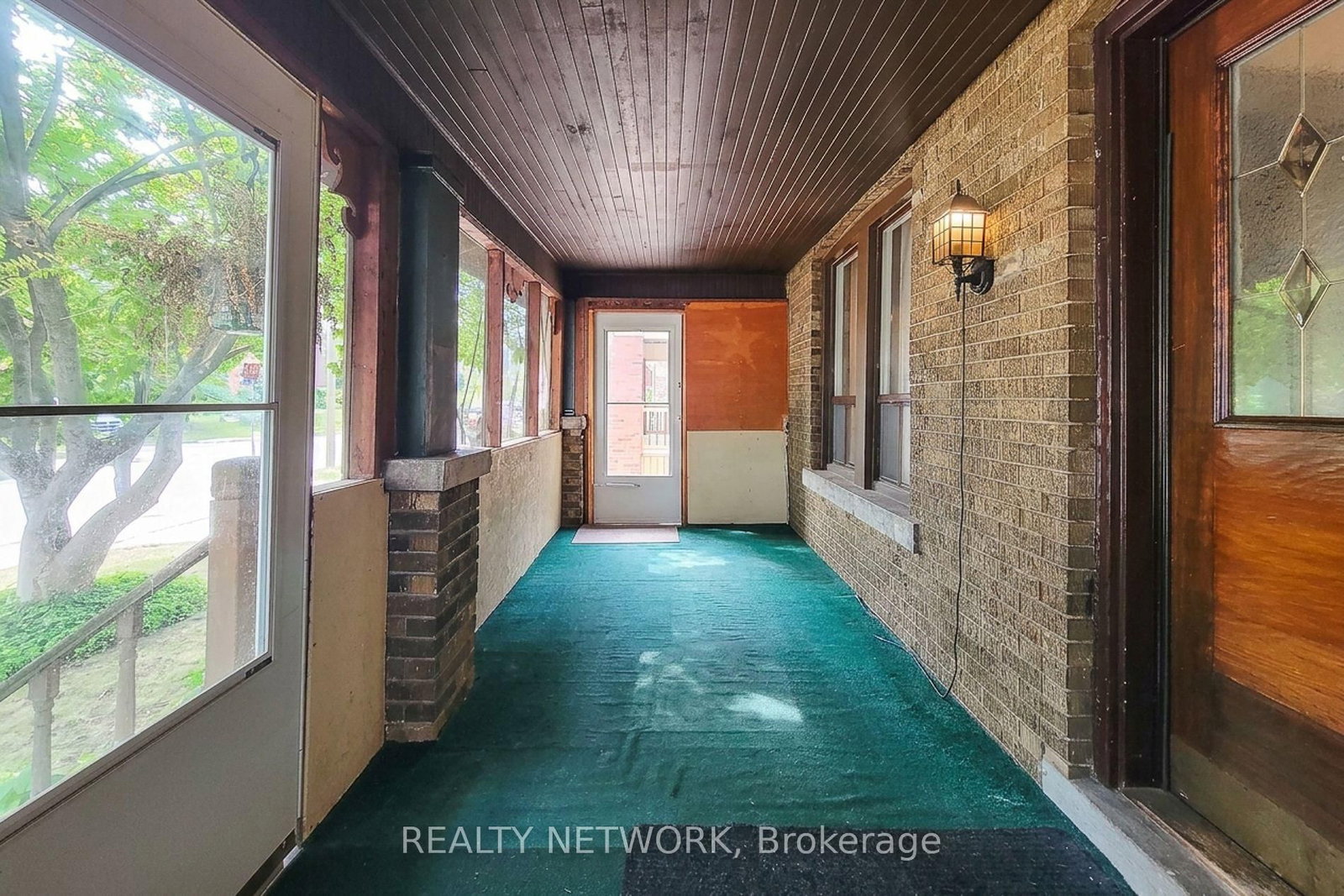12 Leinster Avenue S • Hamilton, ON photo 3