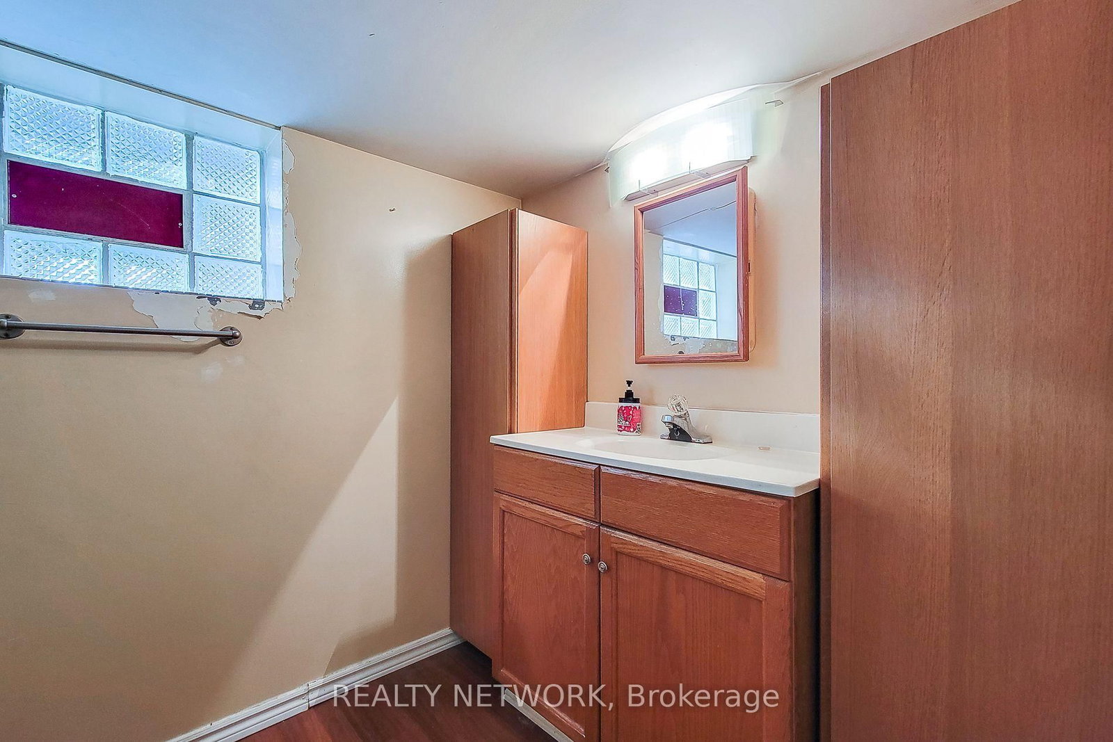 12 Leinster Avenue S • Hamilton, ON photo 35