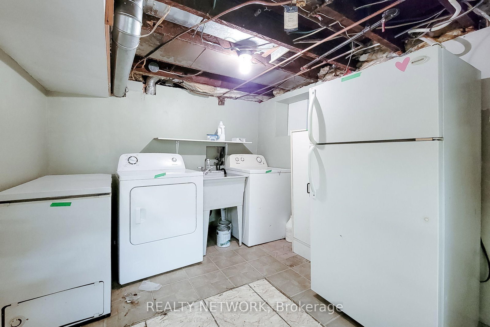 12 Leinster Avenue S • Hamilton, ON photo 37