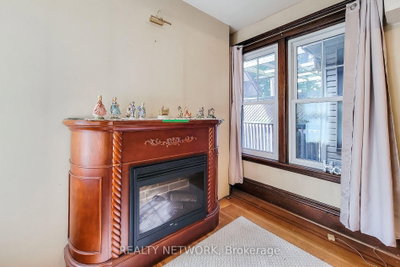 12 Leinster Avenue S • Hamilton, ON photo 9