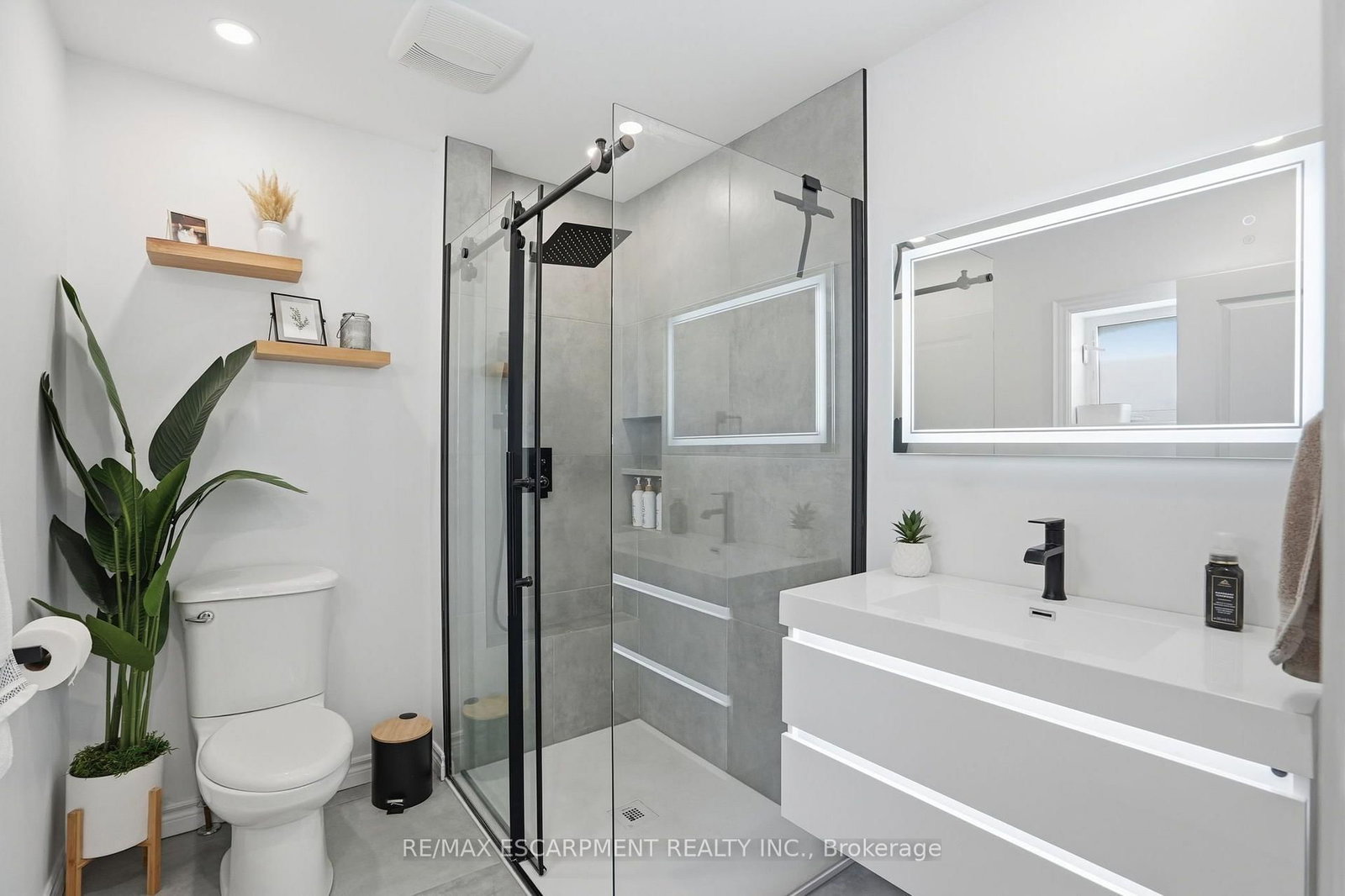 13 Picton Street W • Hamilton, ON photo 26