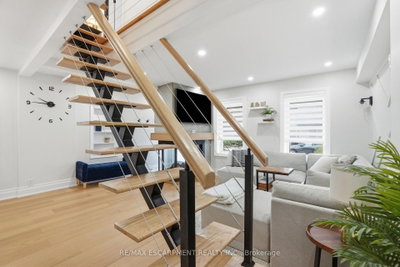 13 Picton Street W • Hamilton, ON photo 9