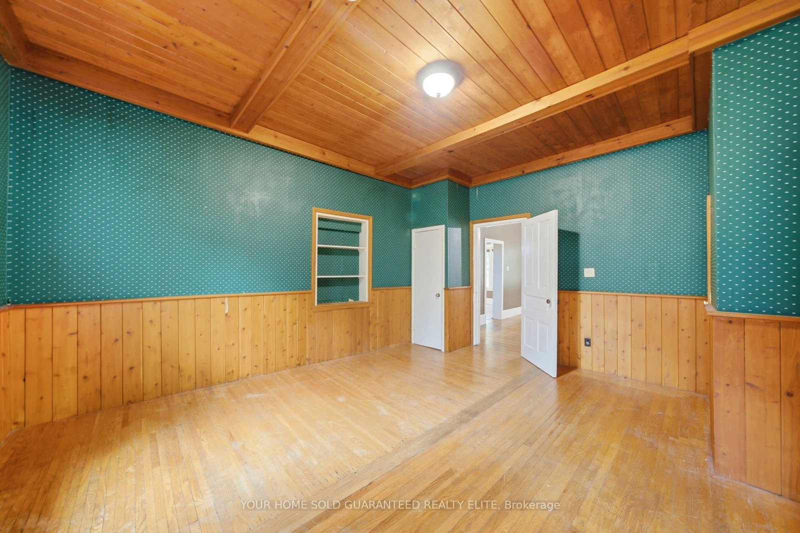 211 Canborough Street • West Lincoln, ON photo 10