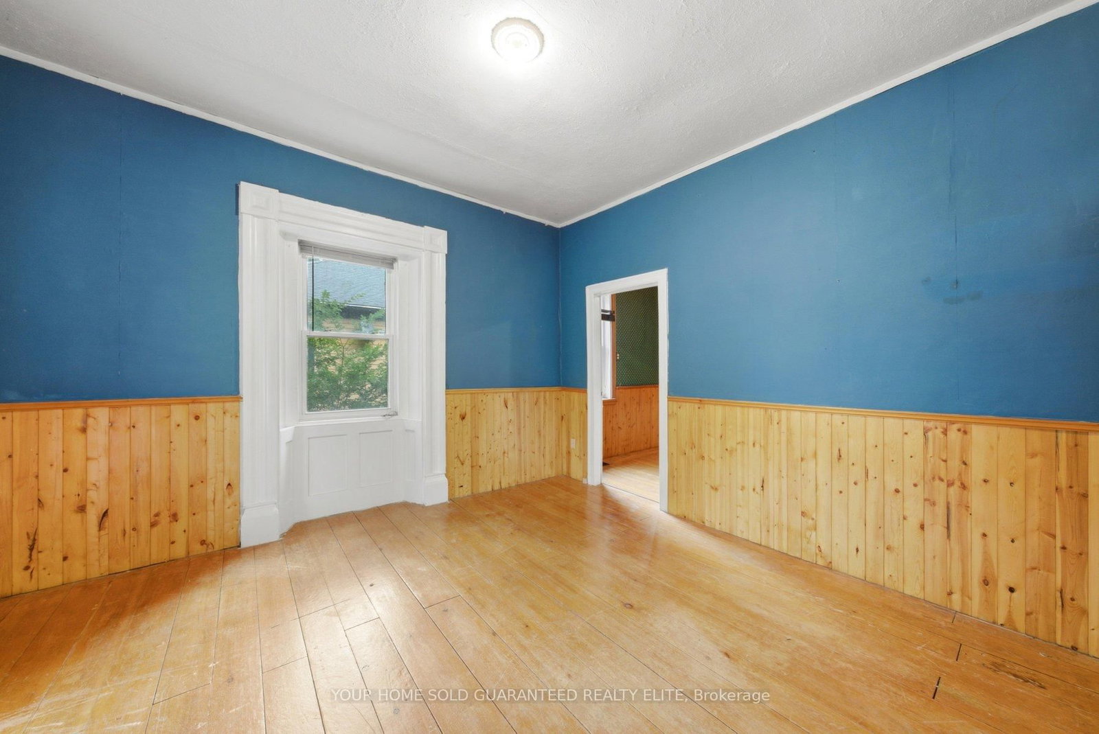 211 Canborough Street • West Lincoln, ON photo 11