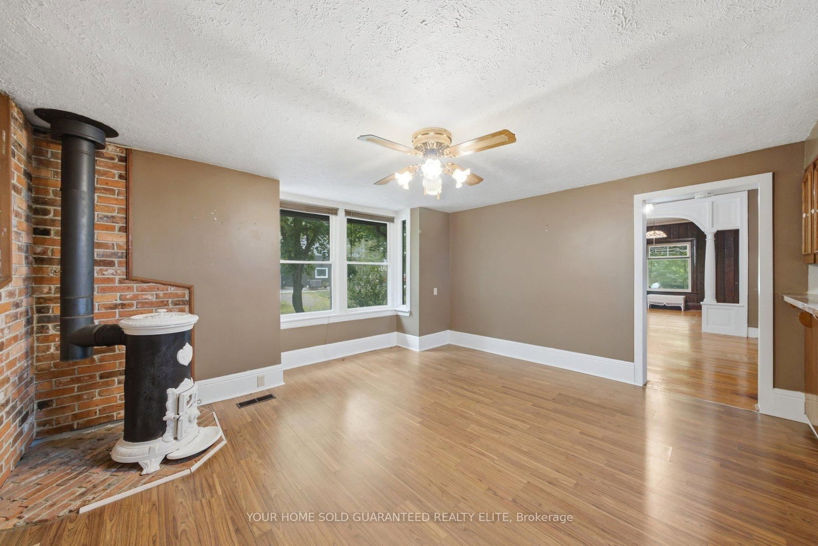 211 Canborough Street • West Lincoln, ON photo 14