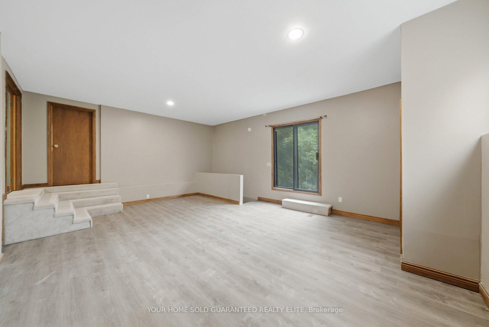 211 Canborough Street • West Lincoln, ON photo 20