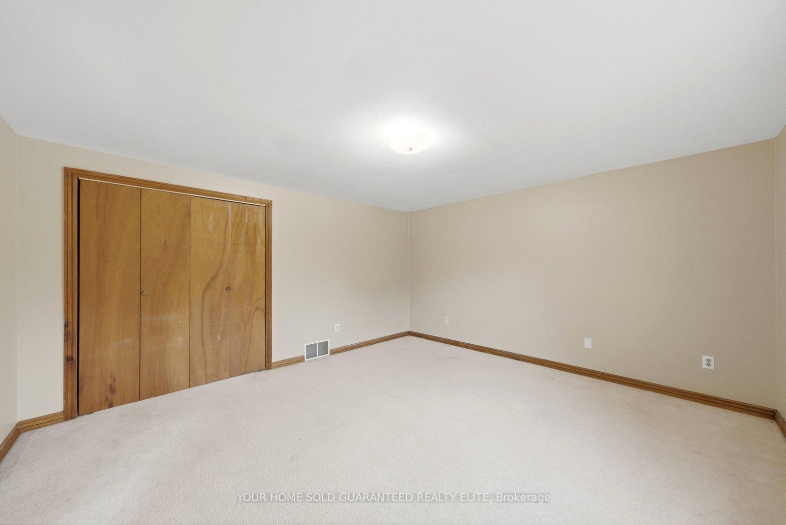 211 Canborough Street • West Lincoln, ON photo 22