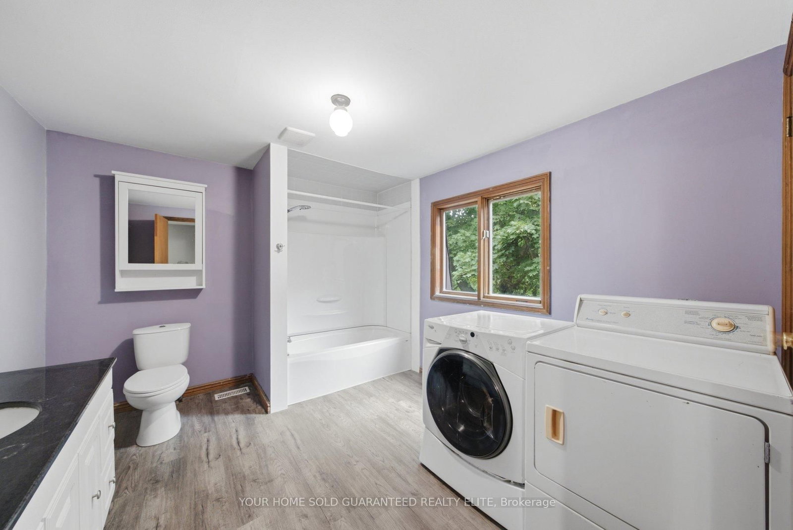 211 Canborough Street • West Lincoln, ON photo 24