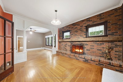 211 Canborough Street • West Lincoln, ON photo 6