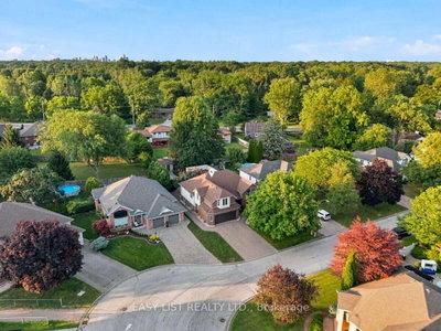 5929 Rosewood Crescent • LaSalle, ON photo 4