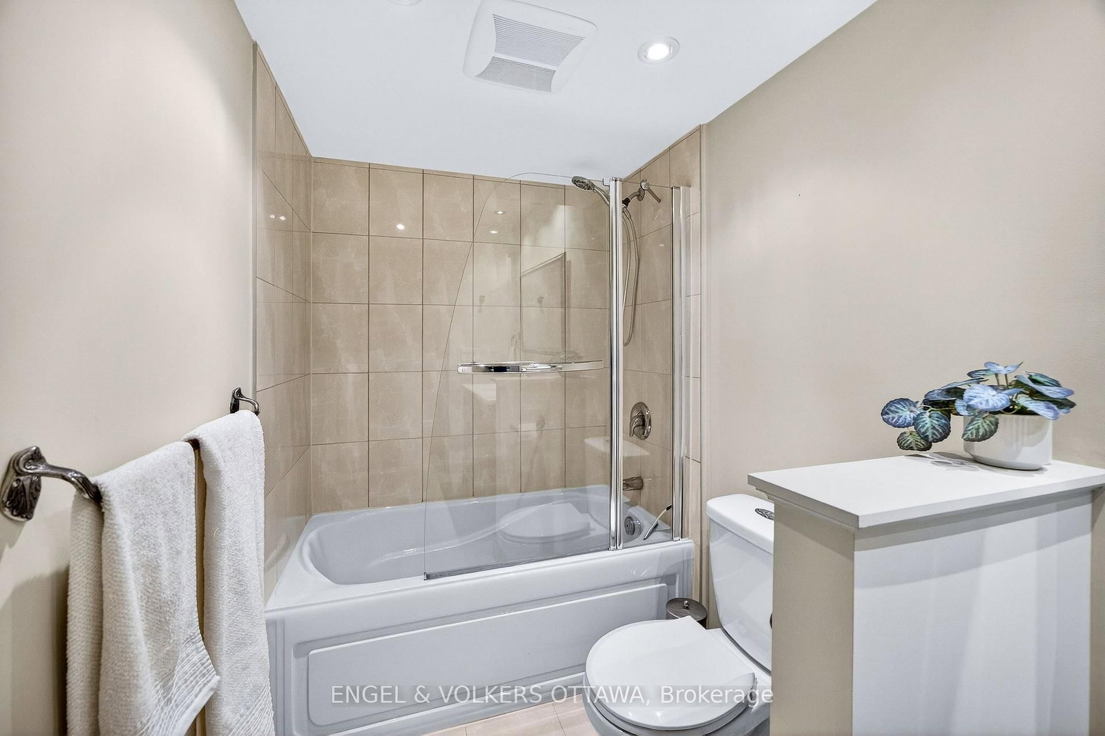 160 George Street • #2404 • Ottawa, ON photo 37
