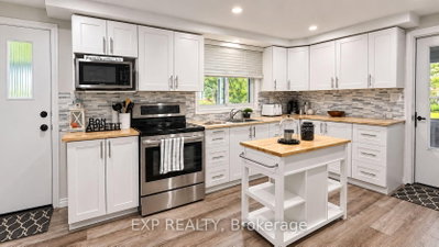 9 Charlotte Crescent • Kawartha Lakes, ON photo 3