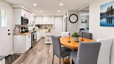 9 Charlotte Crescent • Kawartha Lakes, ON photo 5