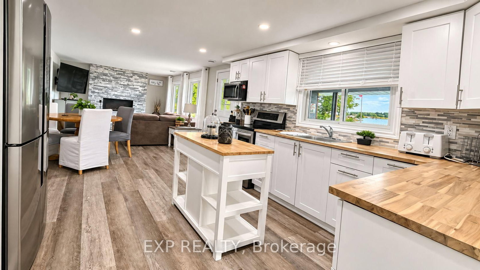 9 Charlotte Crescent • Kawartha Lakes, ON photo 6