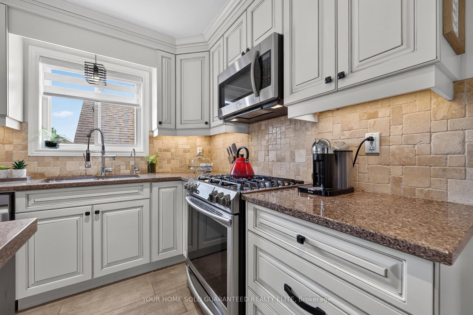 104 Udell Way • Grimsby, ON photo 12