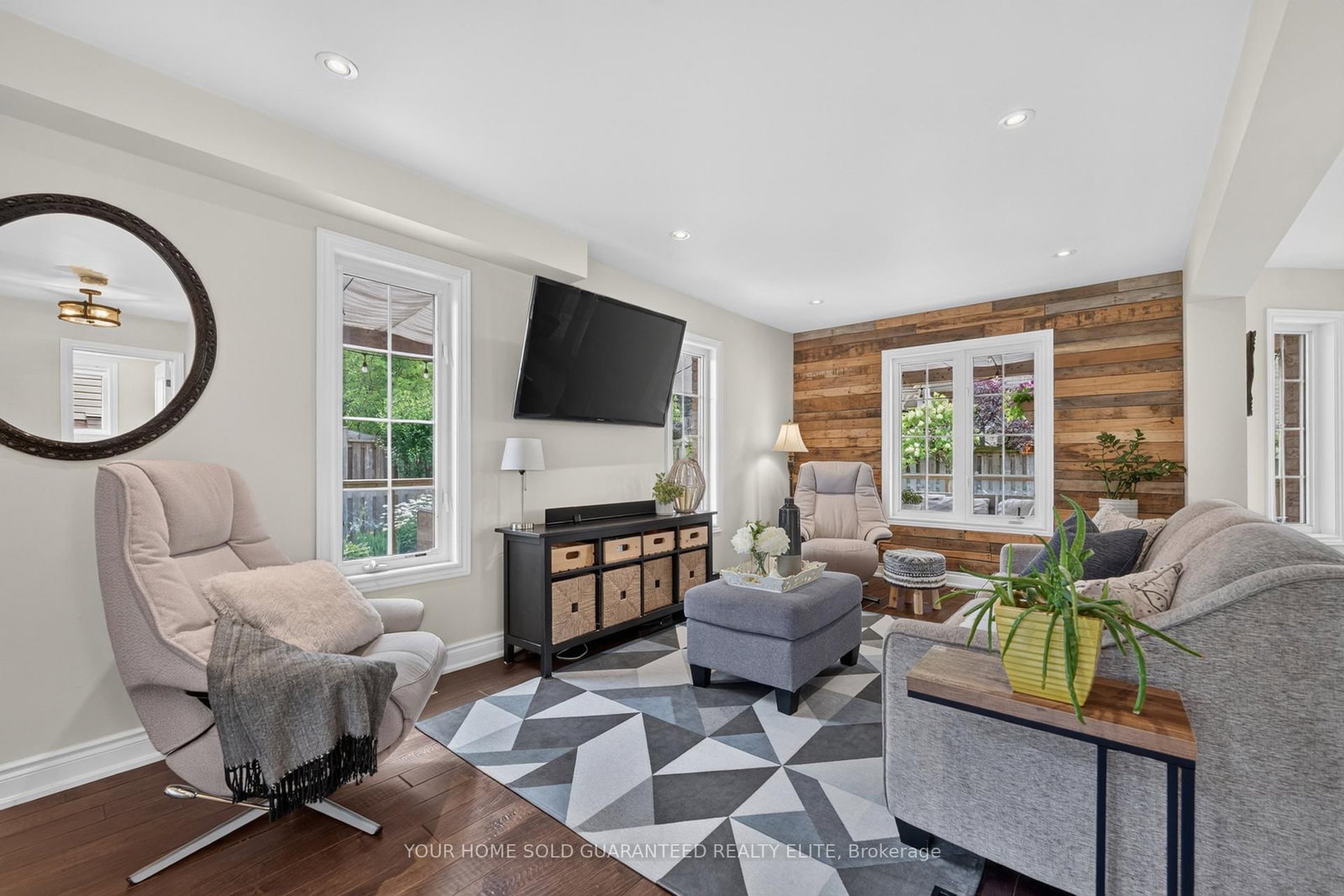 104 Udell Way • Grimsby, ON photo 5