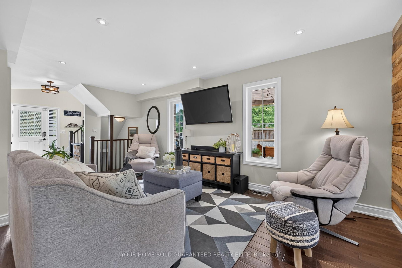 104 Udell Way • Grimsby, ON photo 6