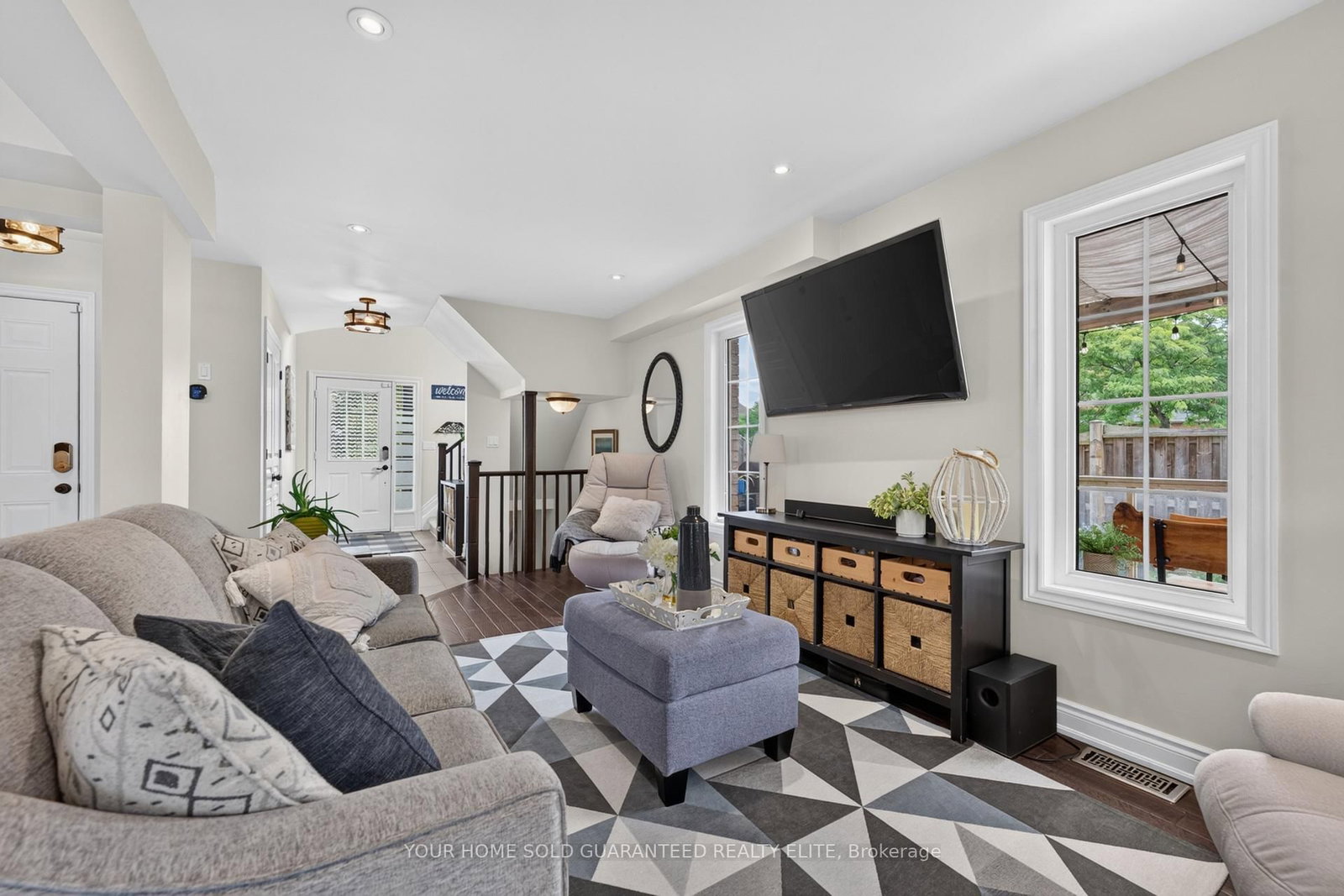 104 Udell Way • Grimsby, ON photo 9