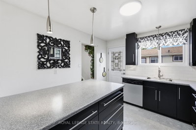 63 Folkestone Avenue • Hamilton, ON photo 8