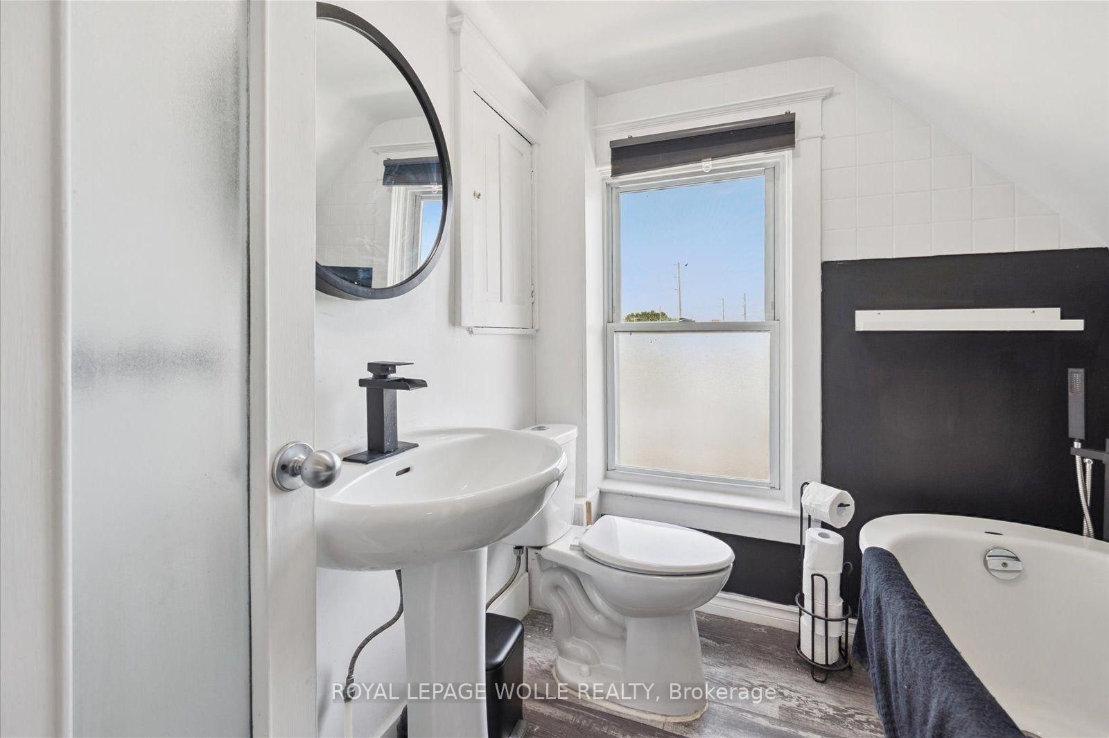 99 Cedar Street • Cambridge, ON photo 16