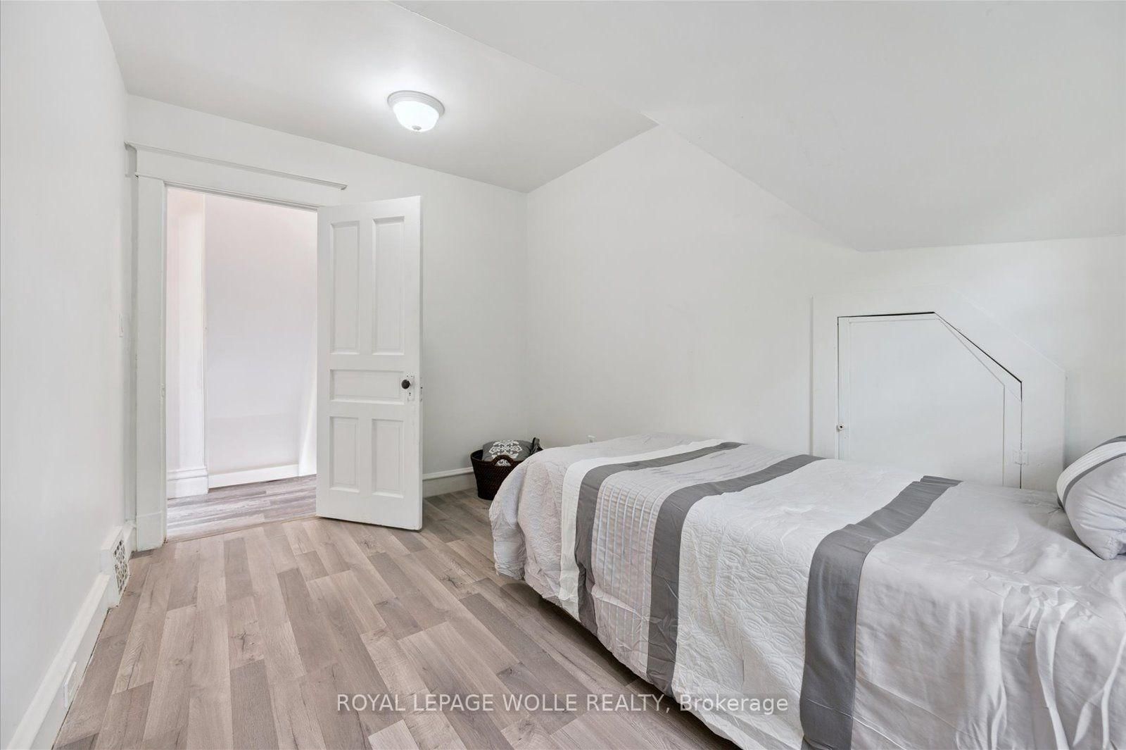 99 Cedar Street • Cambridge, ON photo 20