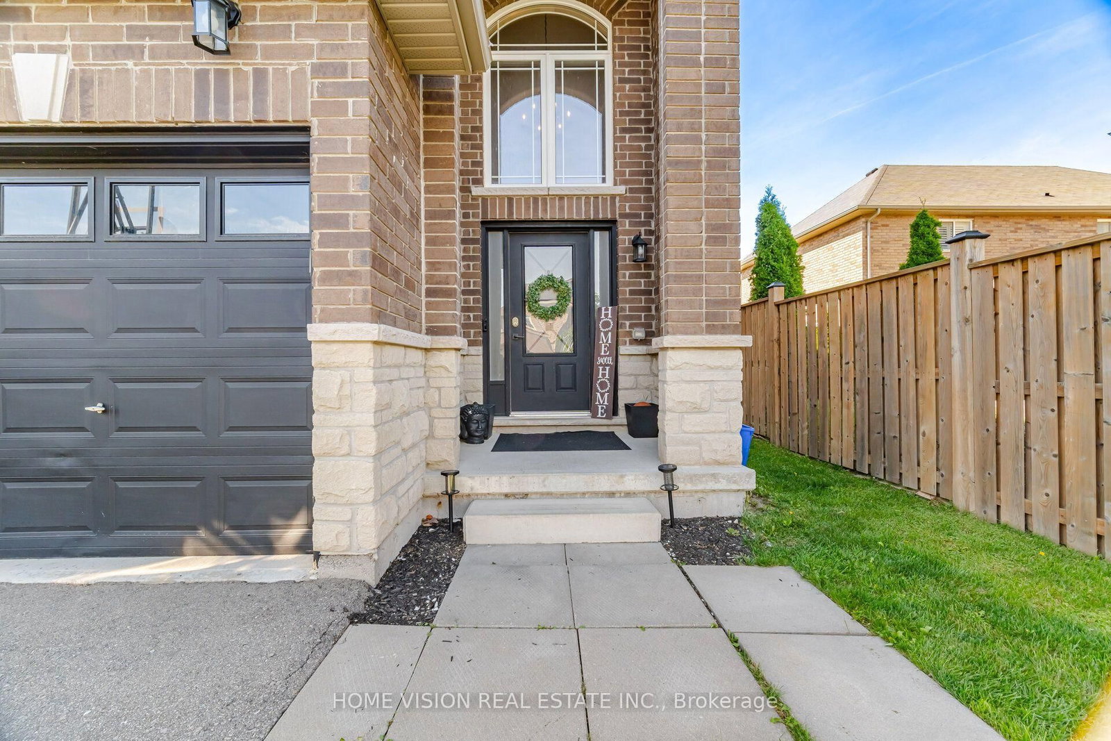8 Colorado Boulevard • Hamilton, ON photo 3