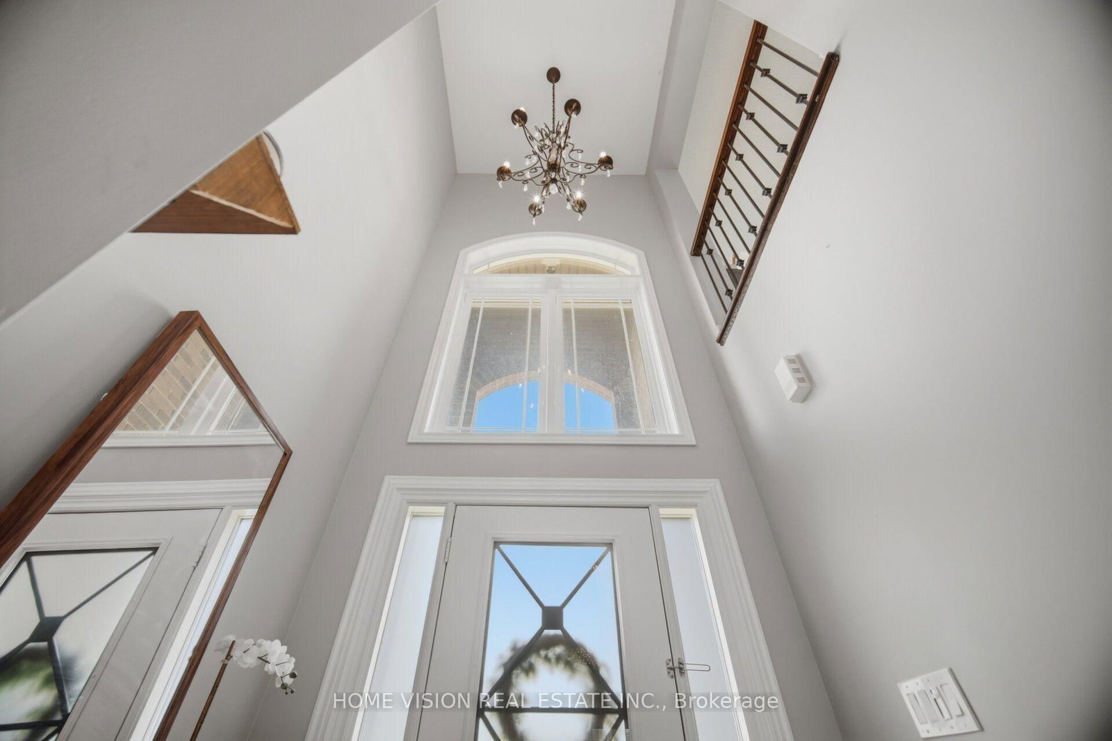 8 Colorado Boulevard • Hamilton, ON photo 4
