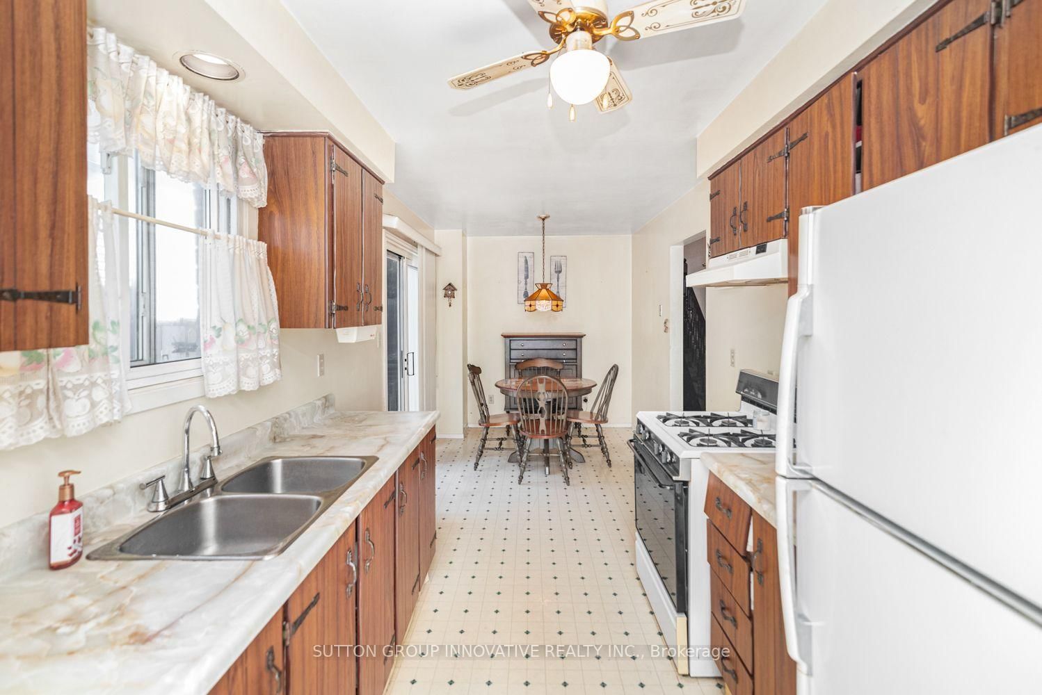 703 Upper Wentworth Street • Hamilton, ON photo 11