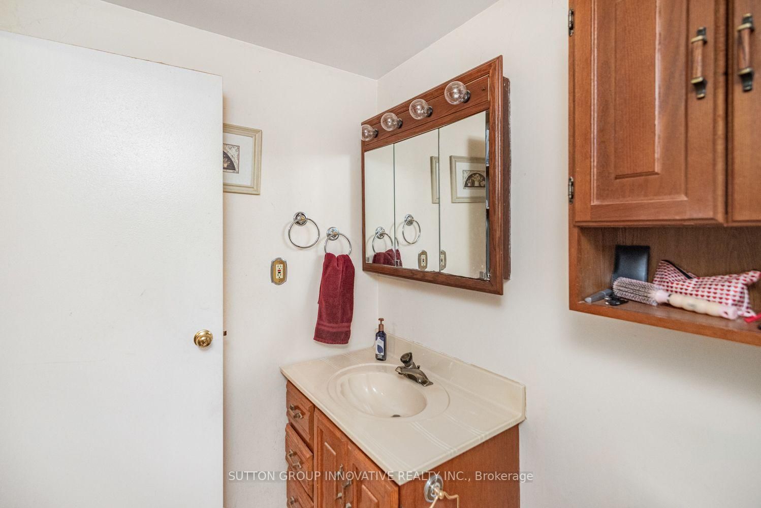 703 Upper Wentworth Street • Hamilton, ON photo 20