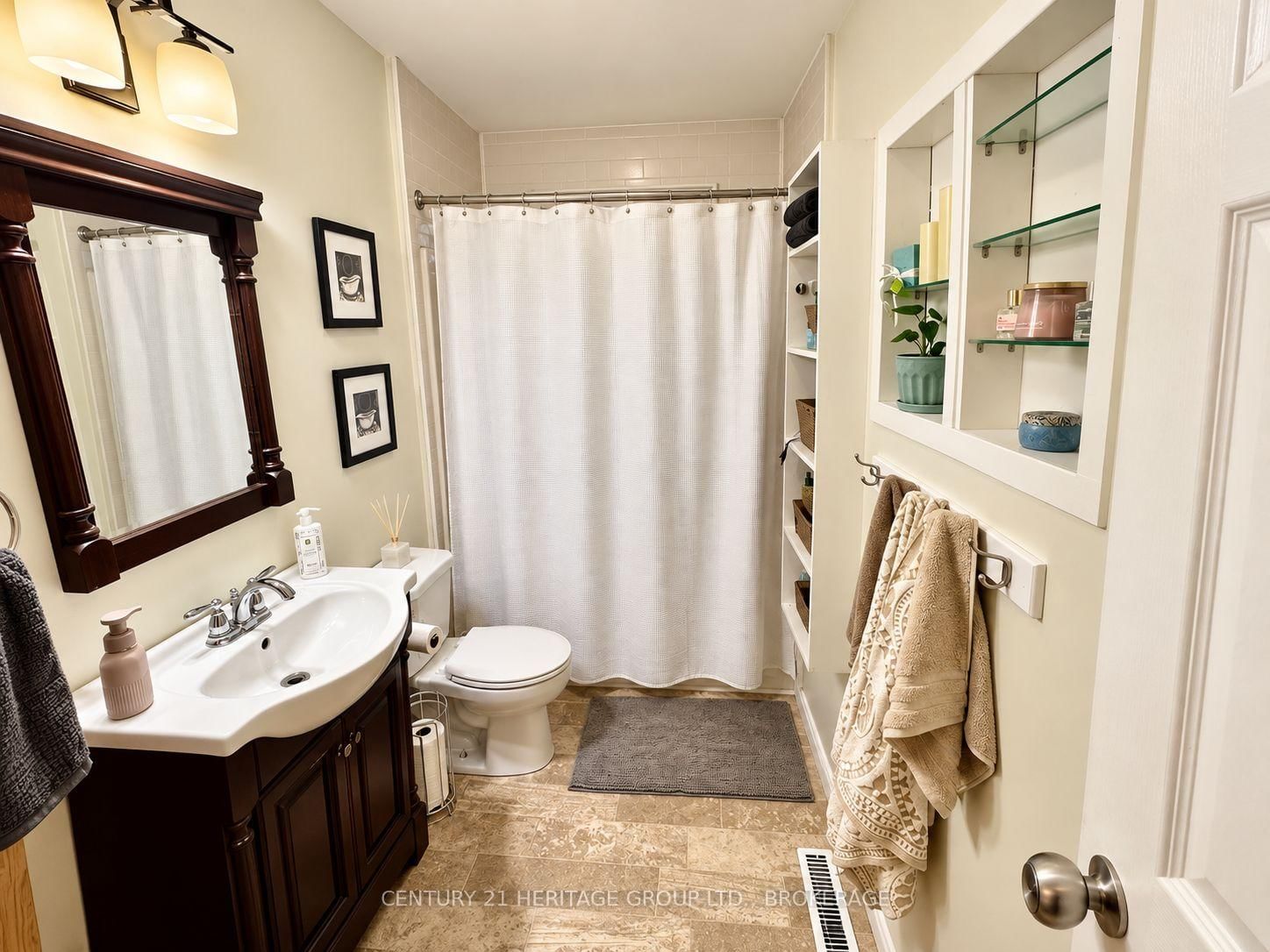 34 Harvard Place • Loyalist, ON photo 8