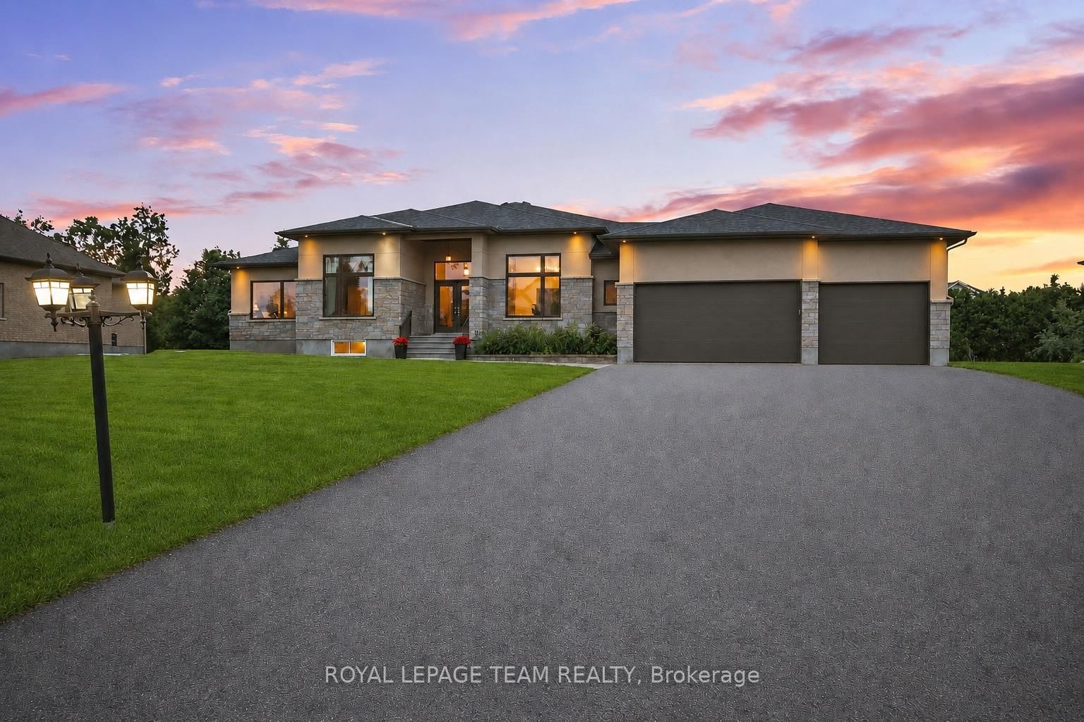 1801 CEDARLAKES Way • Greely, ON photo 1