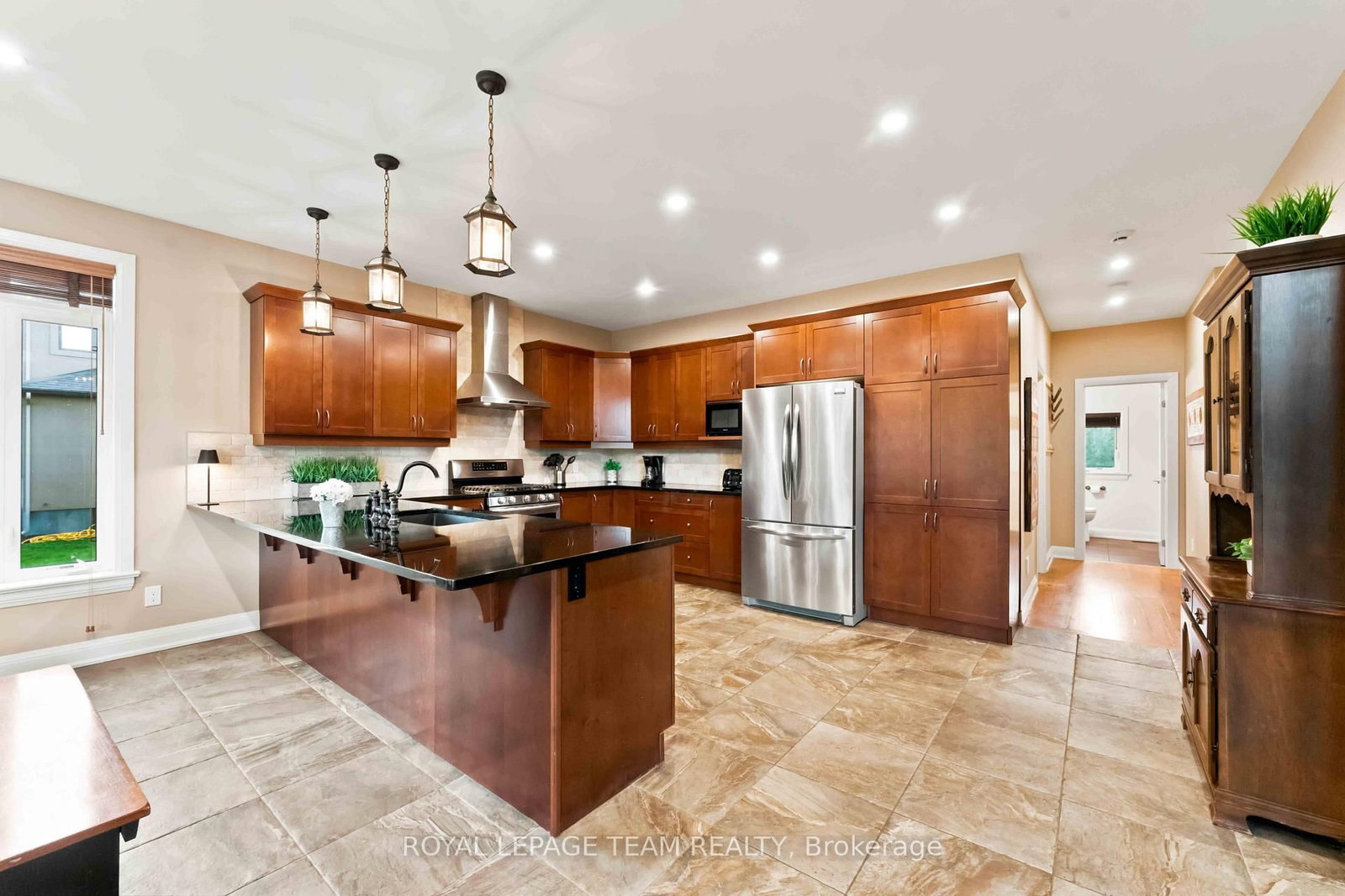 1801 CEDARLAKES Way • Greely, ON photo 12