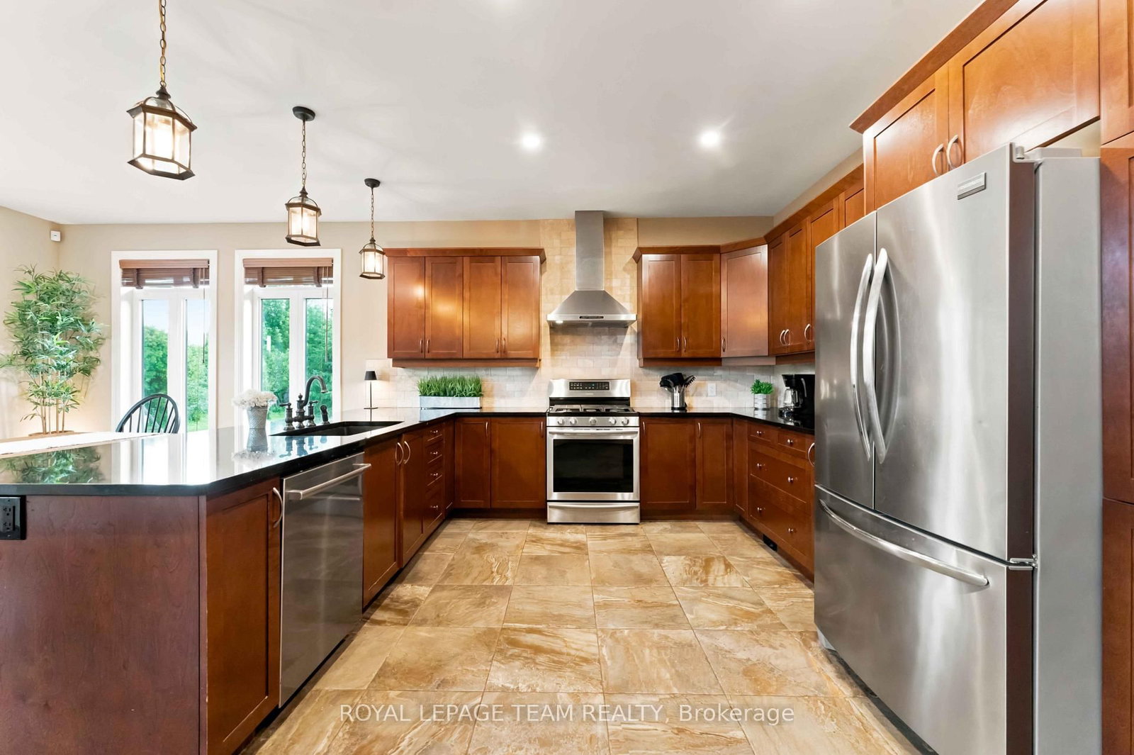 1801 CEDARLAKES Way • Greely, ON photo 13