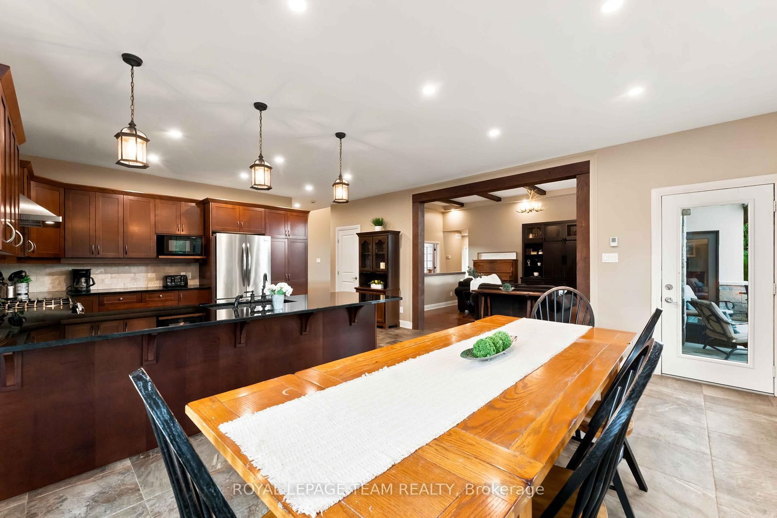 1801 CEDARLAKES Way • Greely, ON photo 14