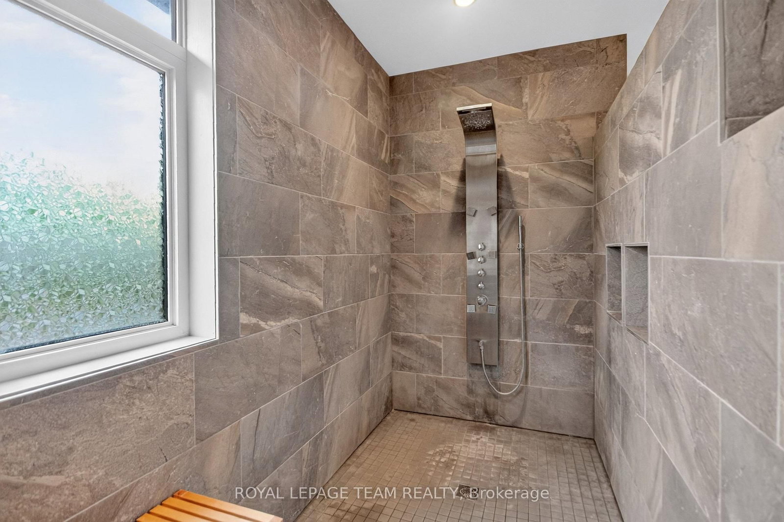 1801 CEDARLAKES Way • Greely, ON photo 23