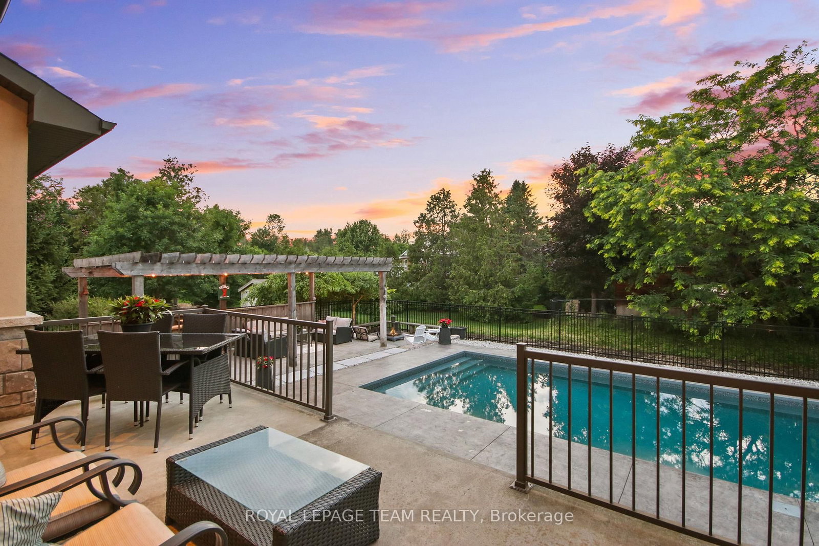 1801 CEDARLAKES Way • Greely, ON photo 39