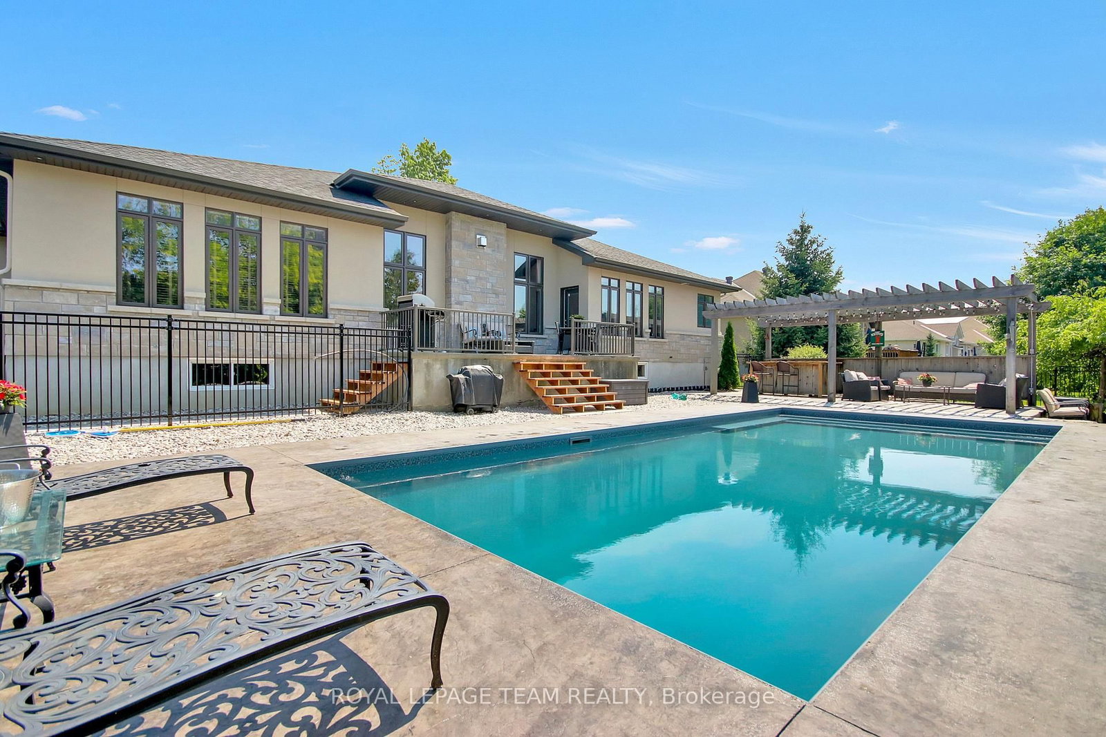 1801 CEDARLAKES Way • Greely, ON photo 43