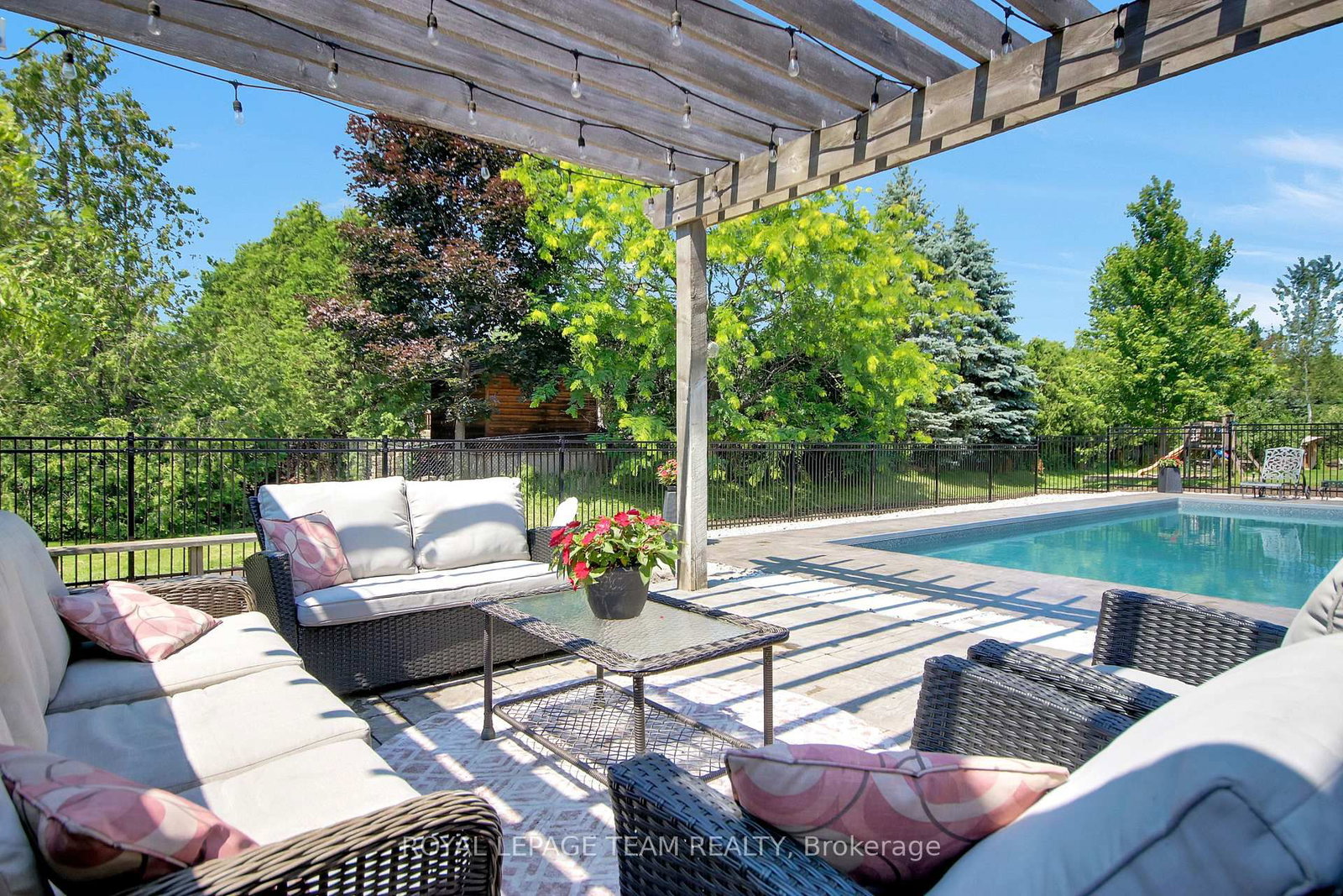 1801 CEDARLAKES Way • Greely, ON photo 45
