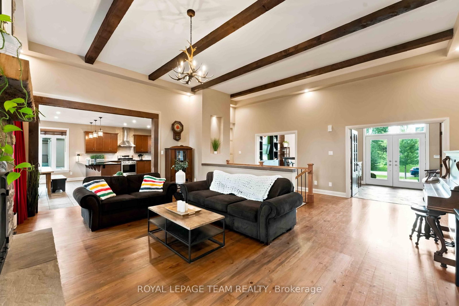 1801 CEDARLAKES Way • Greely, ON photo 9