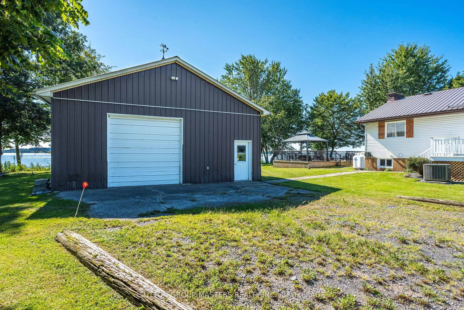 175 Pleasure Pt. Lane • Wolfe Island, ON photo 4