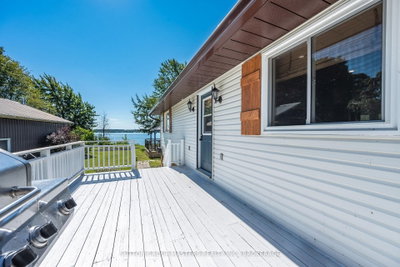175 Pleasure Pt. Lane • Wolfe Island, ON photo 5
