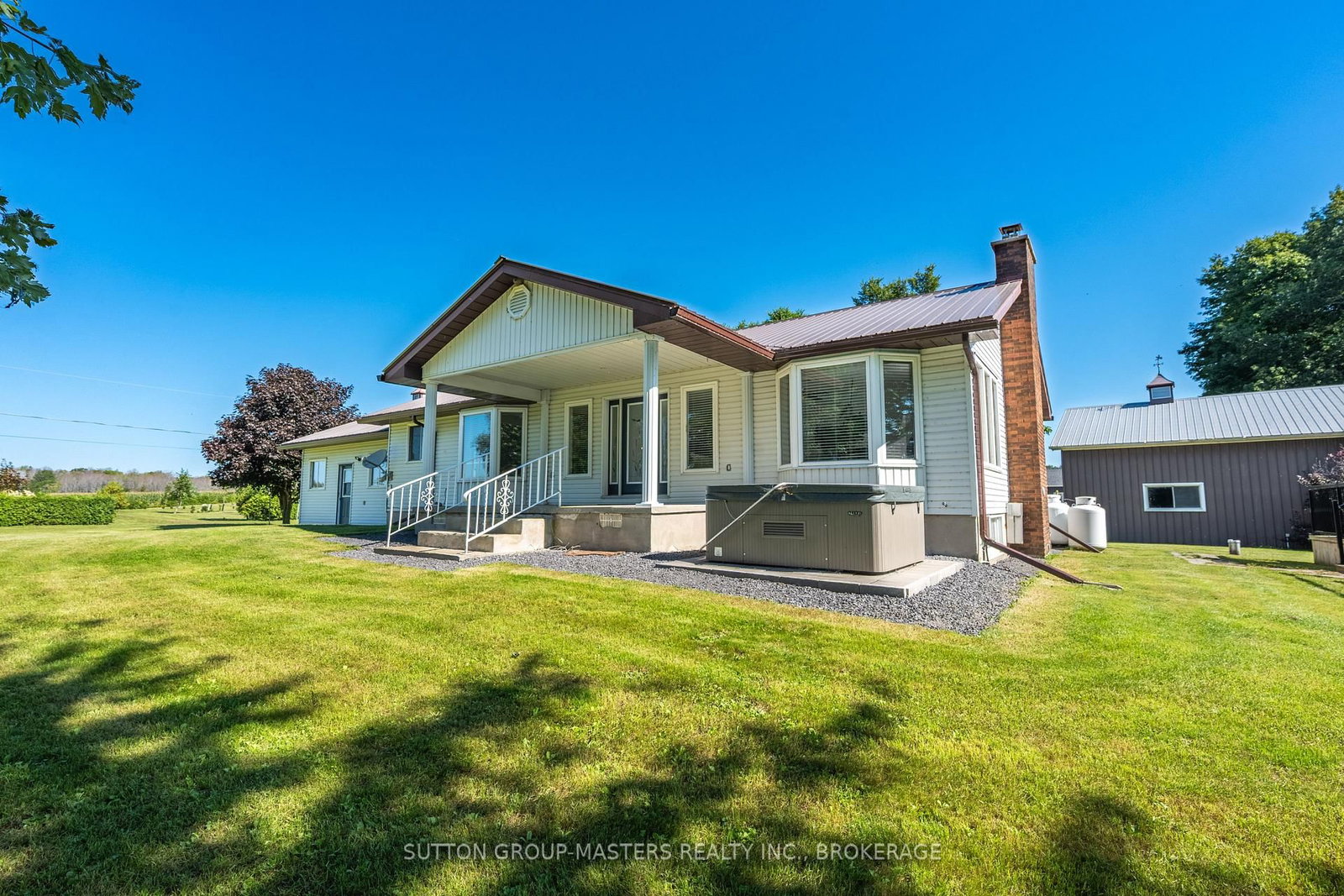 175 Pleasure Pt. Lane • Wolfe Island, ON photo 6