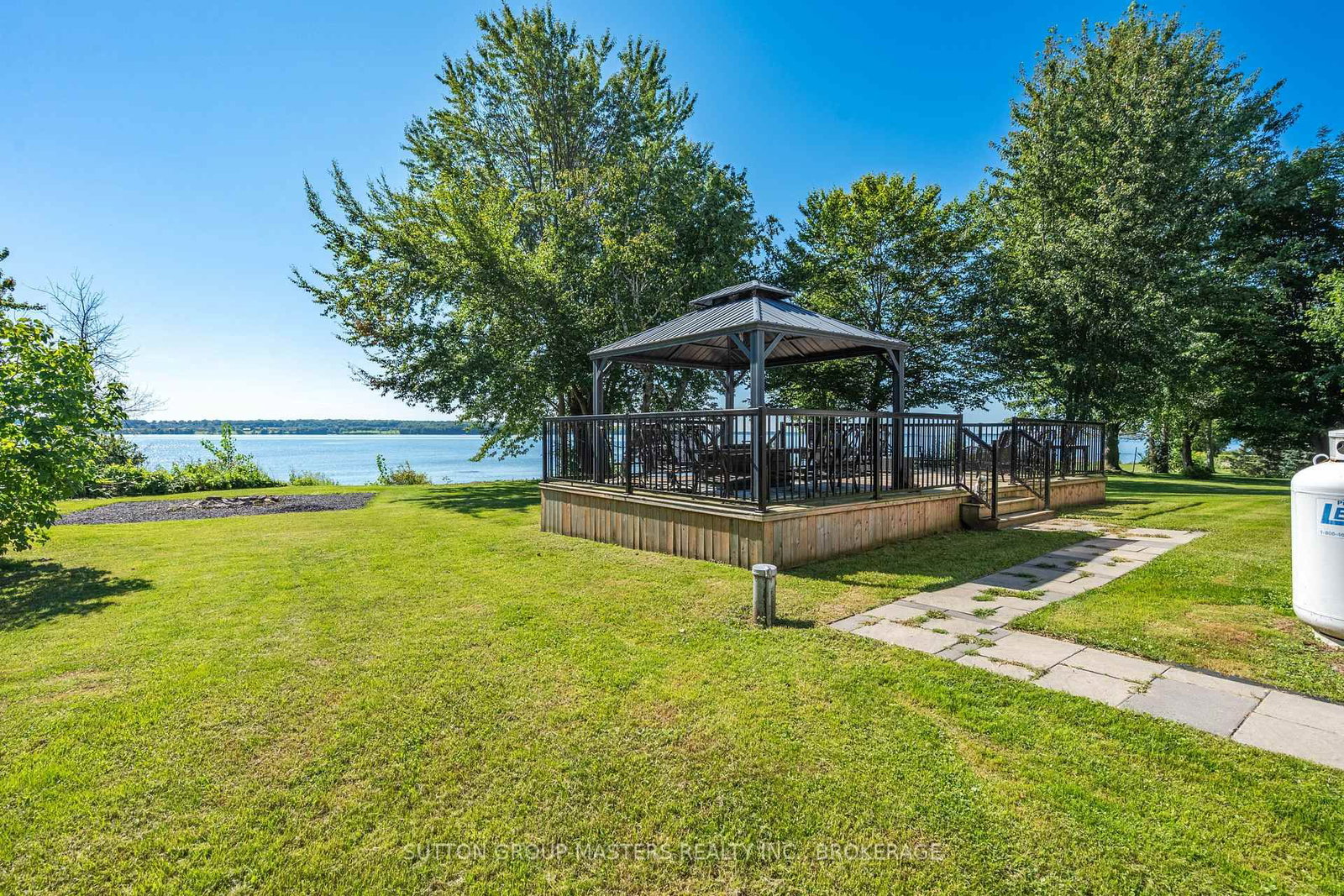 175 Pleasure Pt. Lane • Wolfe Island, ON photo 8