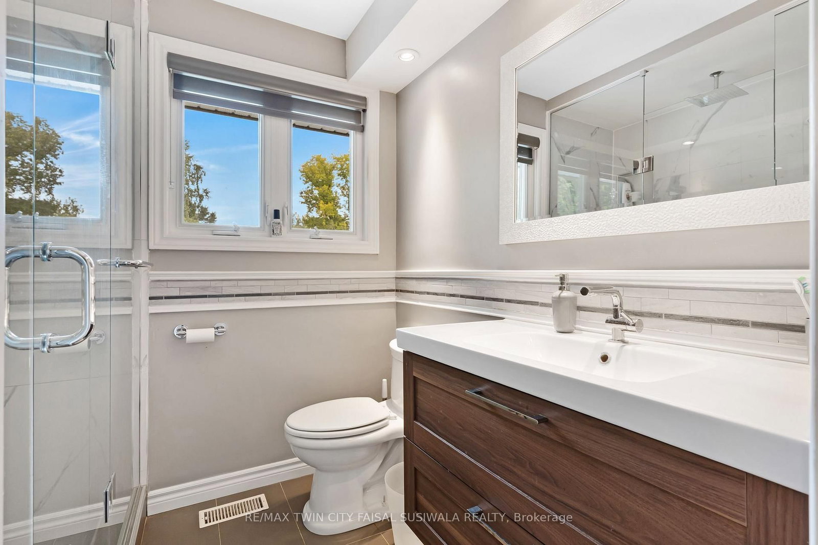 2172 Centre Road • Hamilton, ON photo 35